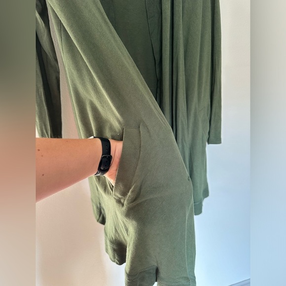 SOUTHCOTT "Go To" Cardigan in Olive Green - Picture 5 of 9